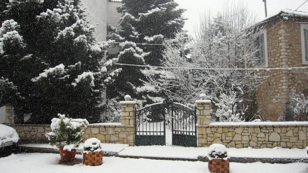 Papastavrou Apartments Kalavryta Buitenkant foto