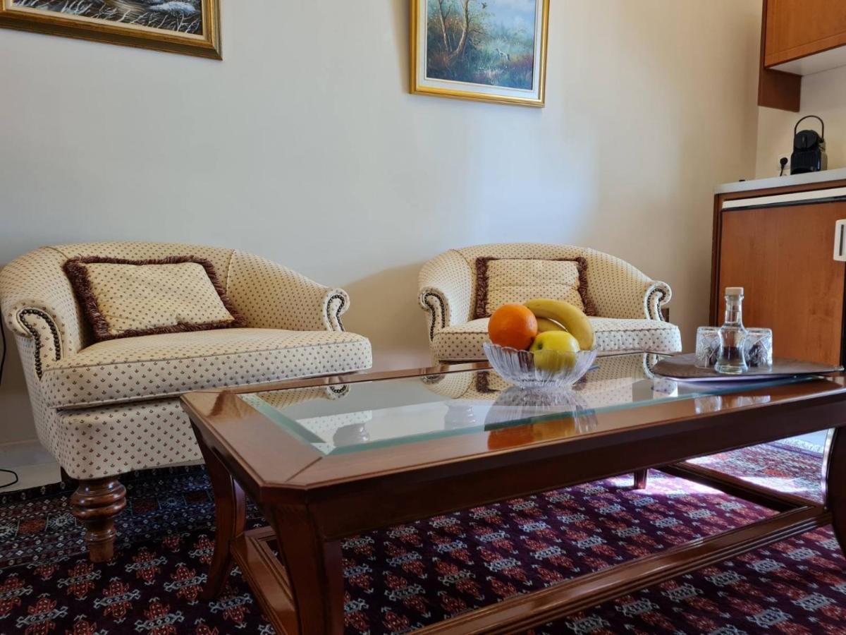 Papastavrou Apartments Kalavryta Buitenkant foto